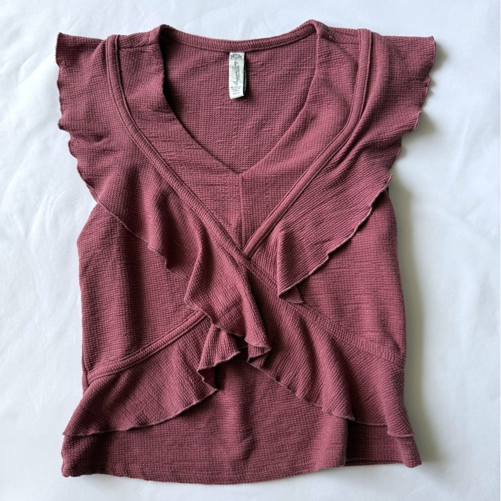 American Rag Mauve Waffle Knit Ruffle Top Womens Medium V-Neck Sleeveless